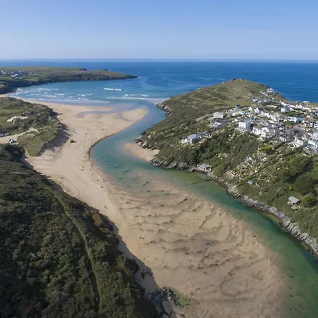 Holiday home Treheyl, Pentire, Newquay *