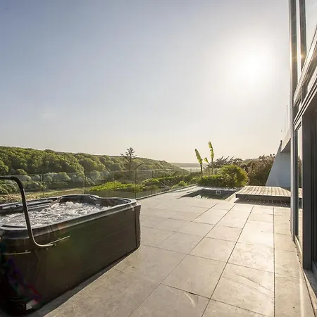Treheyl, Pentire, Newquay Holiday home *