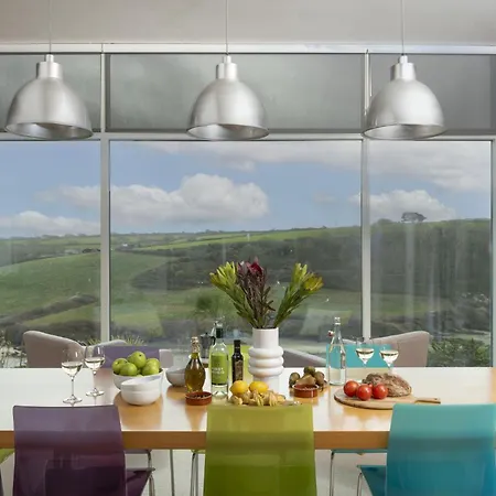 Treheyl, Pentire, Newquay Holiday home *
