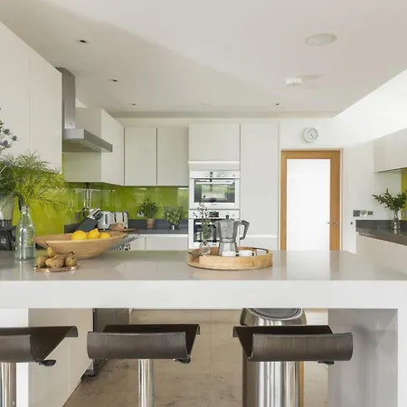 Treheyl, Pentire, Newquay Holiday home *