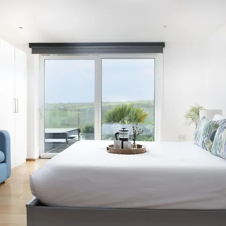 Treheyl, Pentire, Newquay Holiday home *