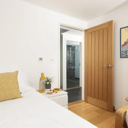 Treheyl, Pentire, Newquay Holiday home